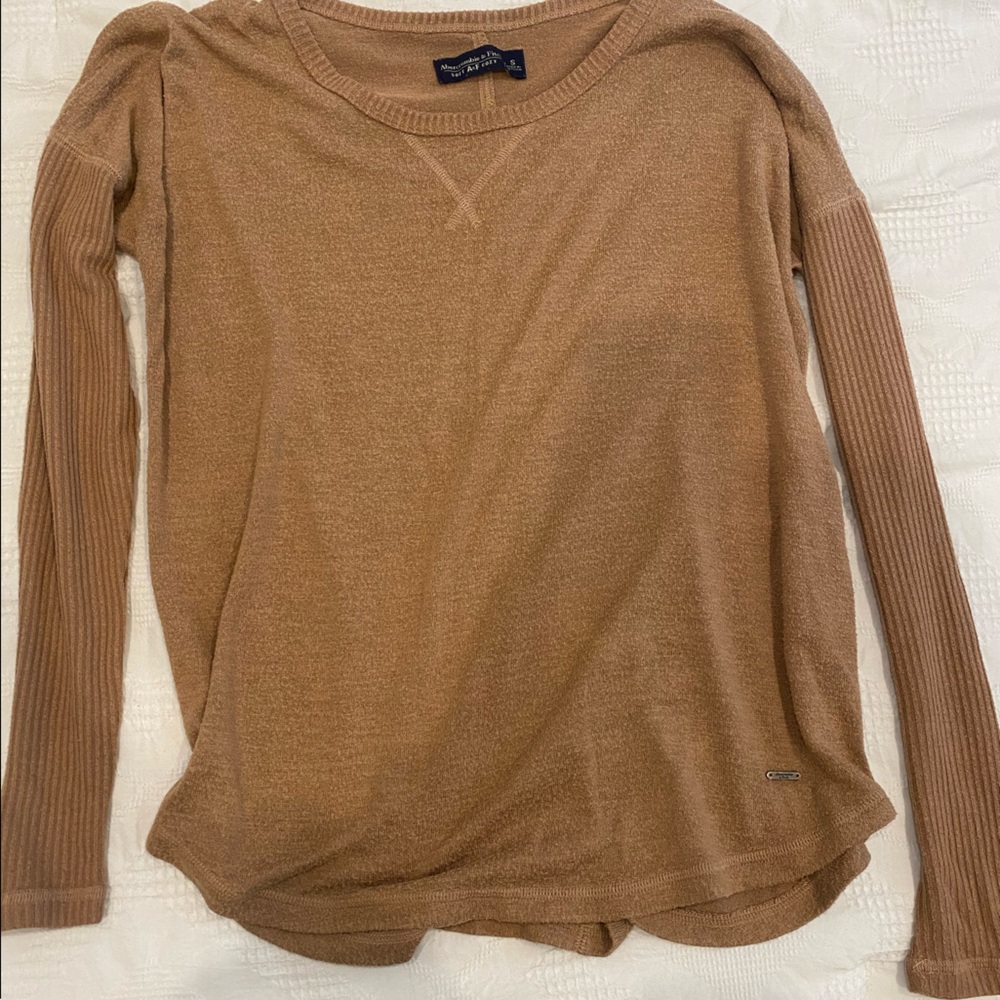 A&F long sleeve light sweater